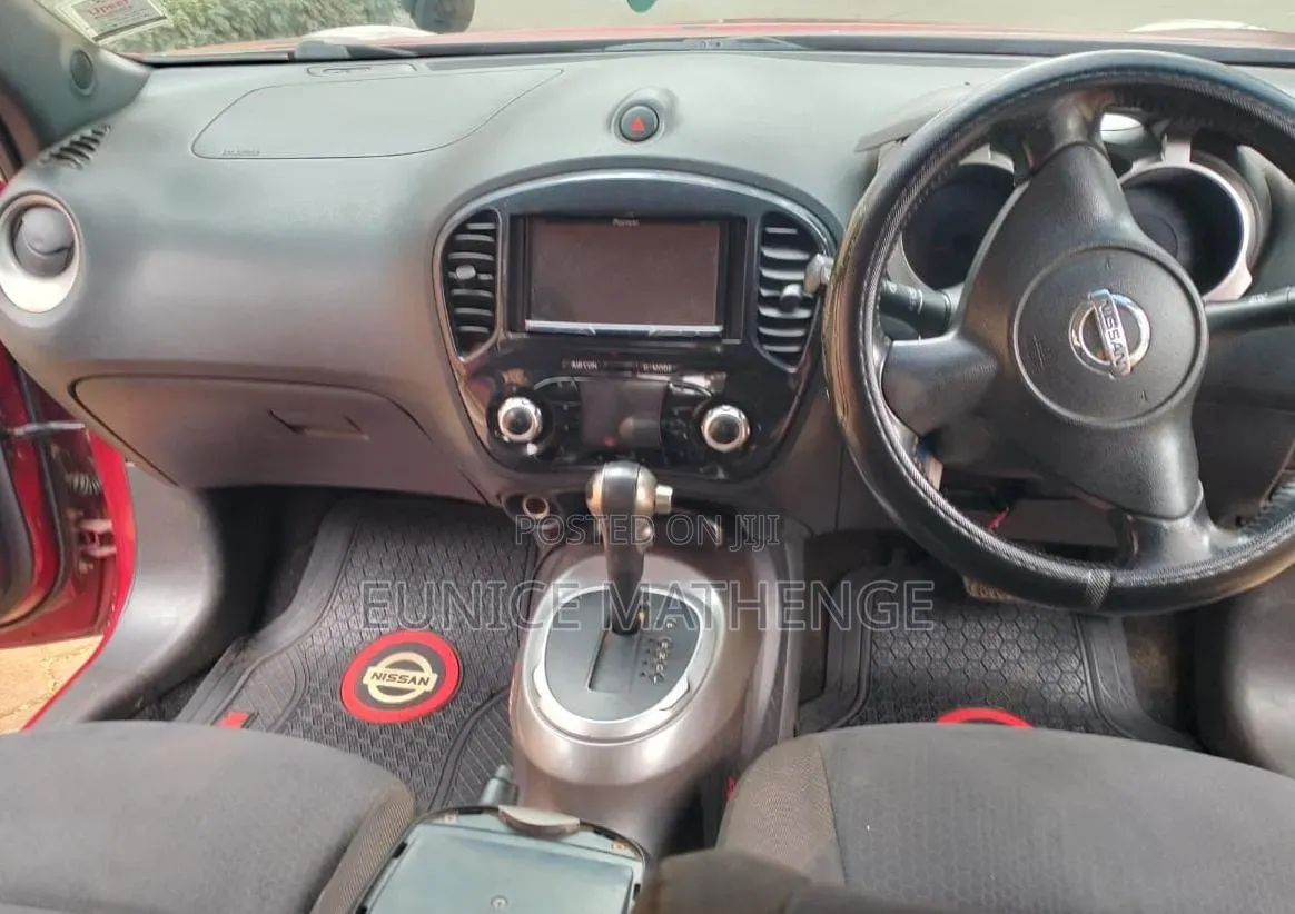 Nissan Juke 2011 Red