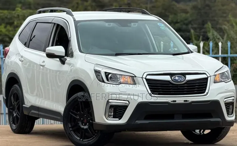 Subaru Forester Premium AWD 2019 White