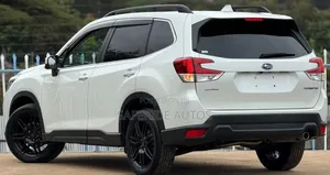 Subaru Forester Premium AWD 2019 White