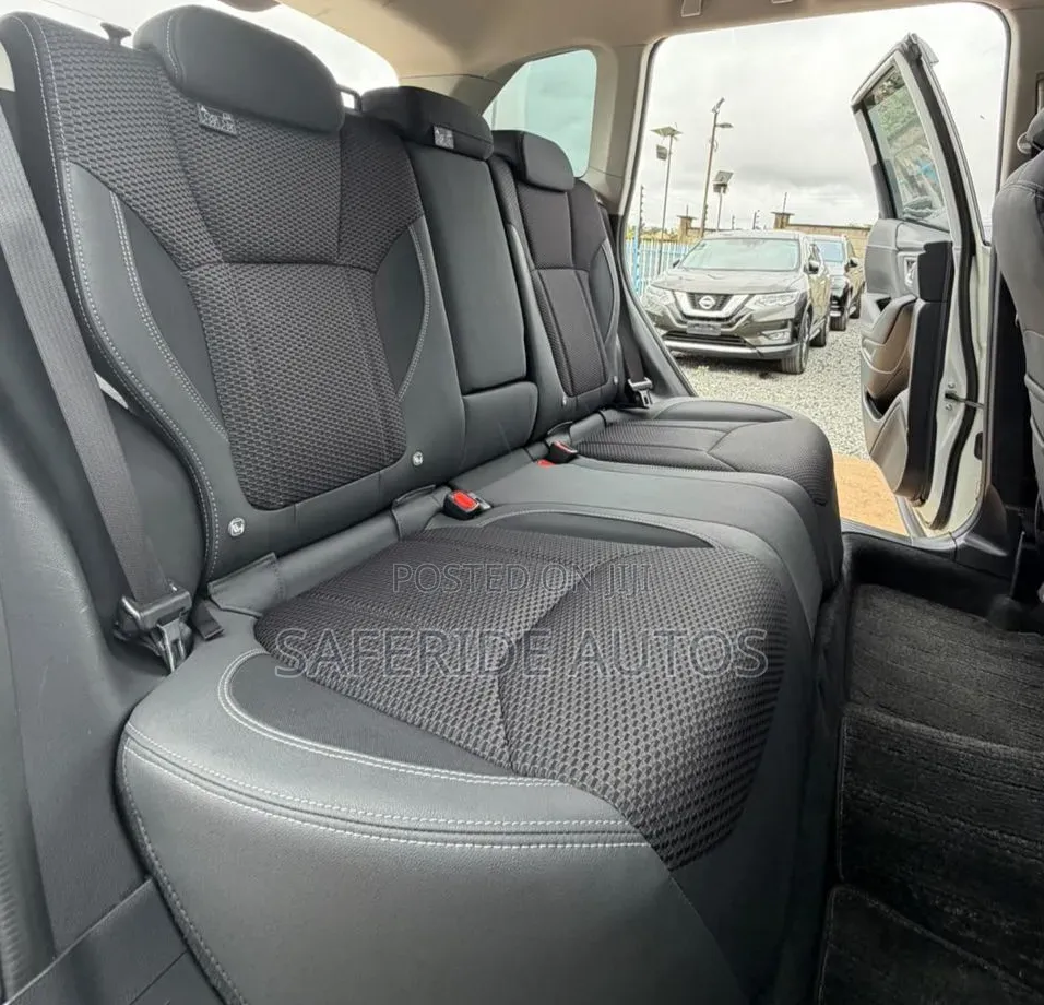 Subaru Forester Premium AWD 2019 White