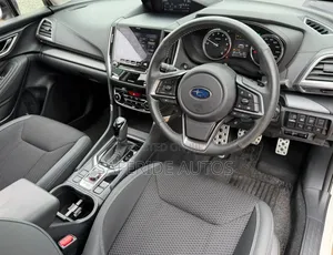 Subaru Forester Premium AWD 2019 White