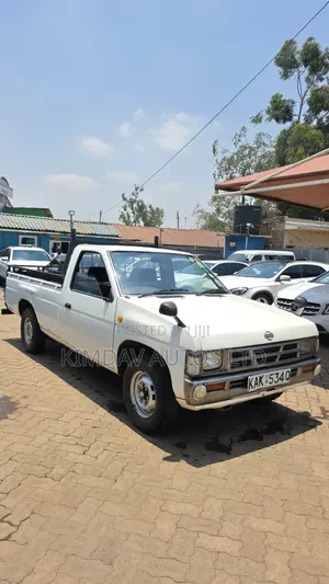 Nissan Pick-Up 1993 Off white