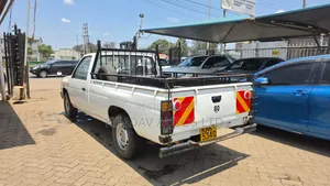 Nissan Pick-Up 1993 Off white