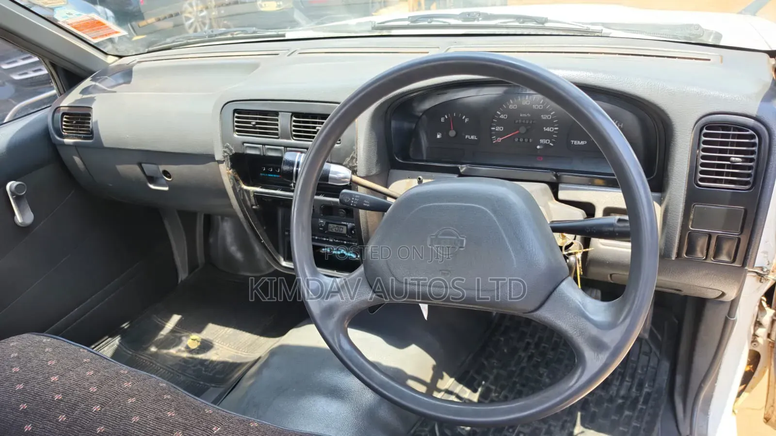Nissan Pick-Up 1993 Off white