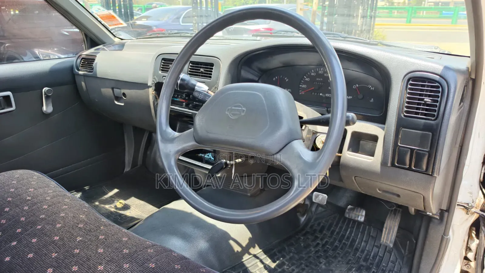 Nissan Pick-Up 1993 Off white