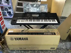 Yamaha PSR-SX920 Professional Electronic Performance Keyboard