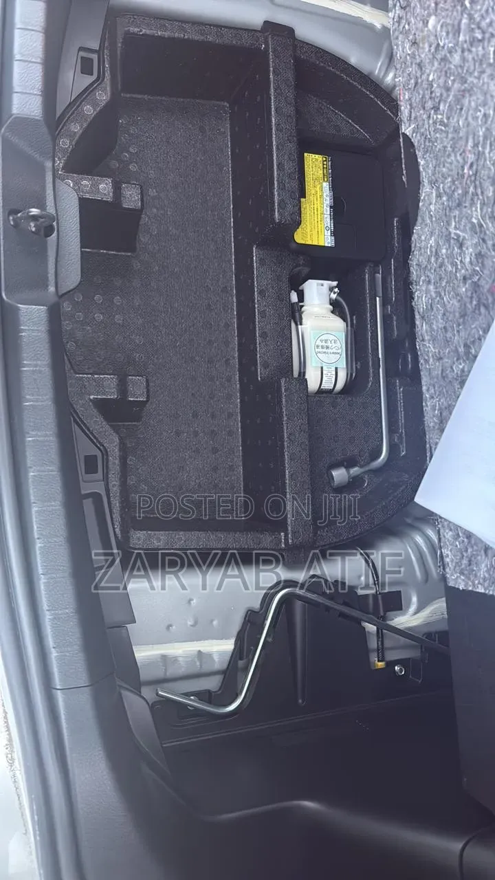 Toyota Vitz 2019 Silver