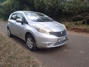 Nissan Note 2012 Silver