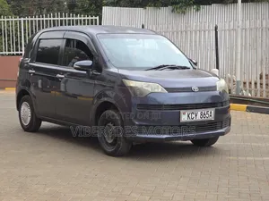 Toyota Spade 2013
