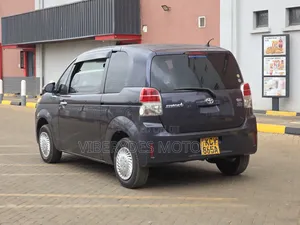 Toyota Spade 2013