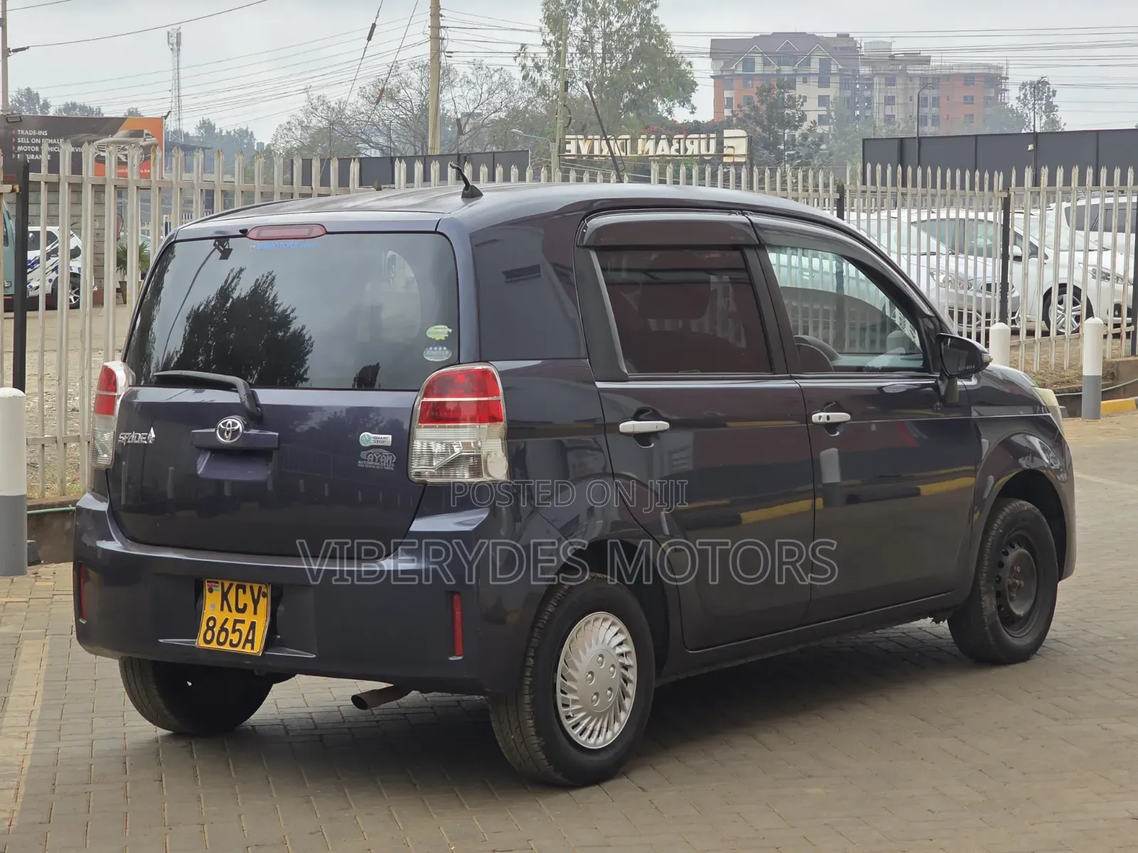 Toyota Spade 2013