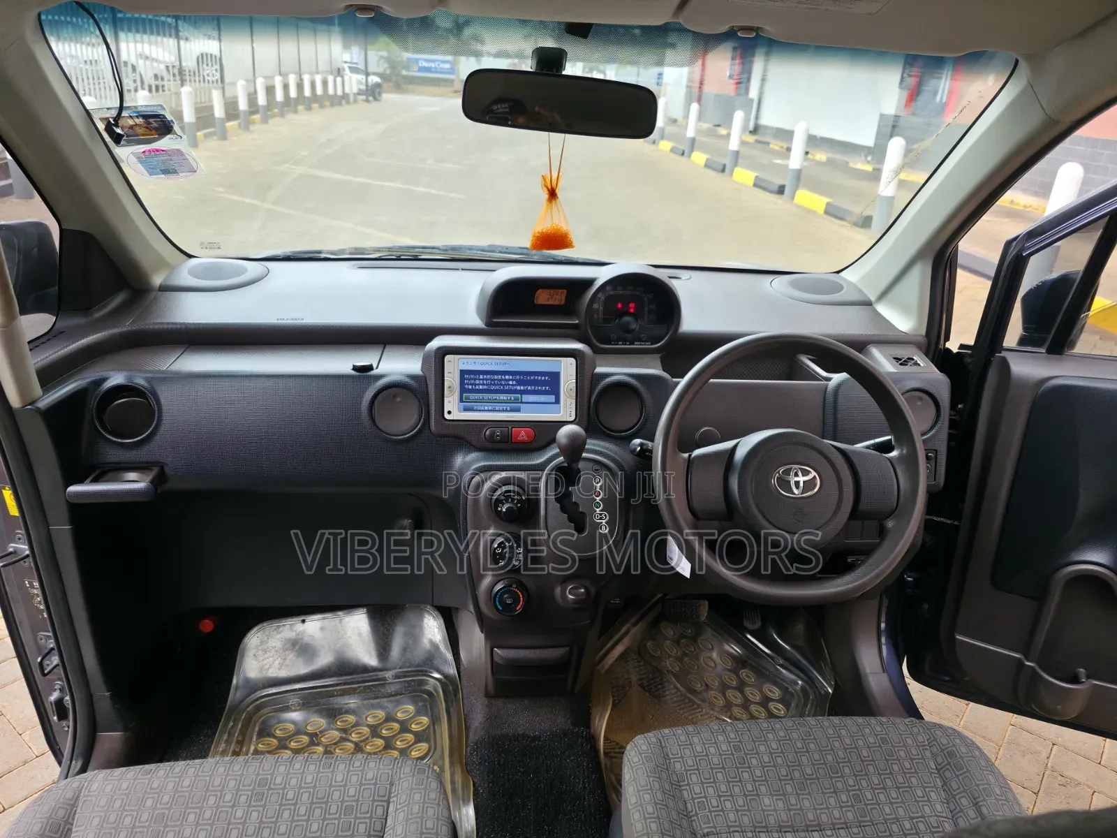 Toyota Spade 2013