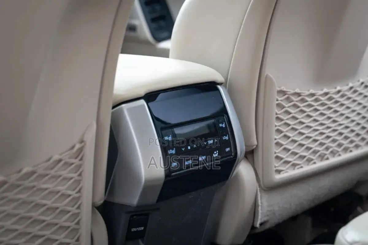 Toyota Land Cruiser Prado 3.0 190hp 2018 Silver