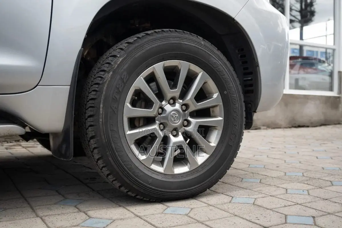 Toyota Land Cruiser Prado 3.0 190hp 2018 Silver
