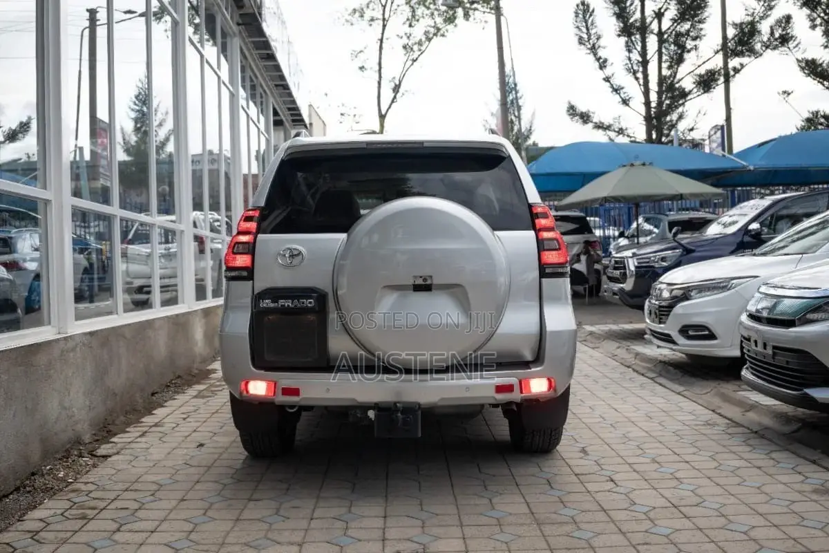 Toyota Land Cruiser Prado 3.0 190hp 2018 Silver