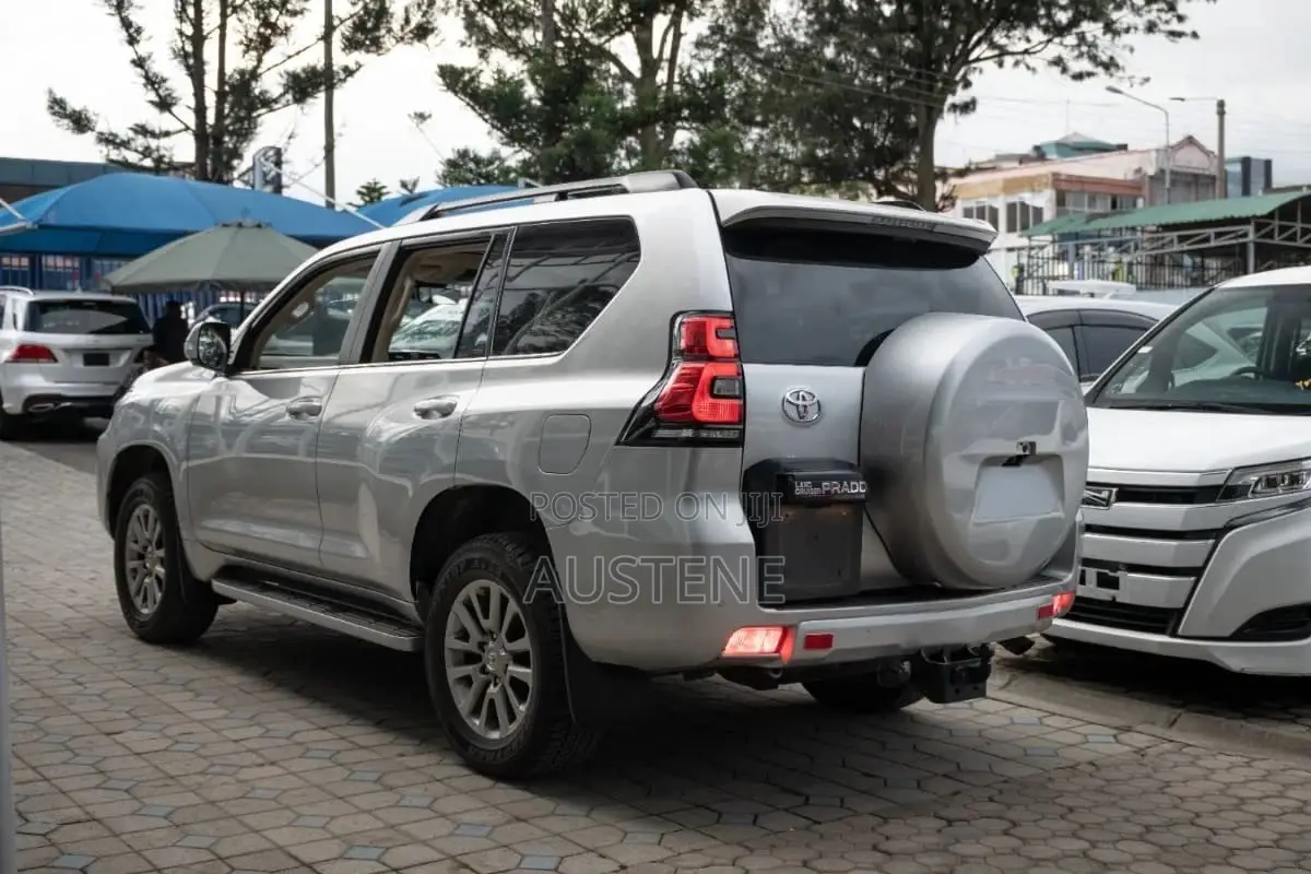 Toyota Land Cruiser Prado 3.0 190hp 2018 Silver