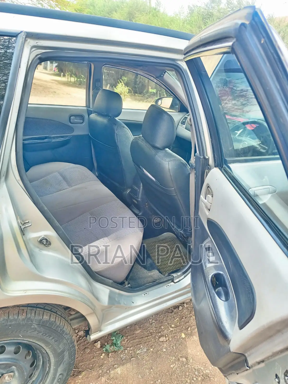 Nissan Wingroad 2002 Silver