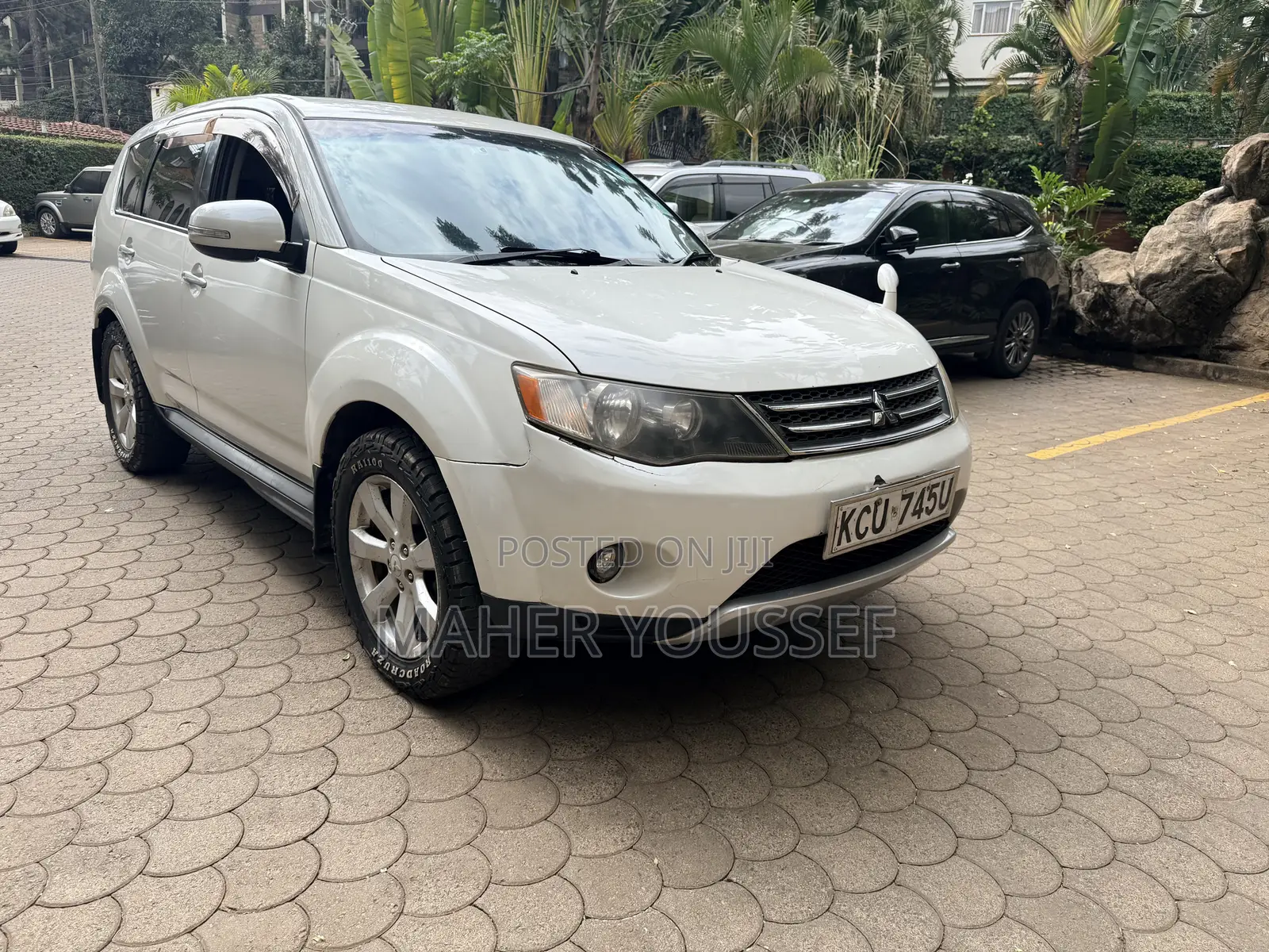 Mitsubishi Outlander 2011 White