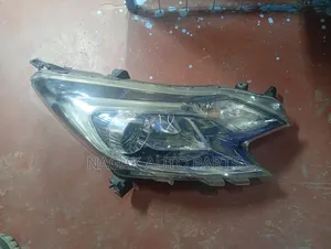 Nissan Note 2015 Headlight