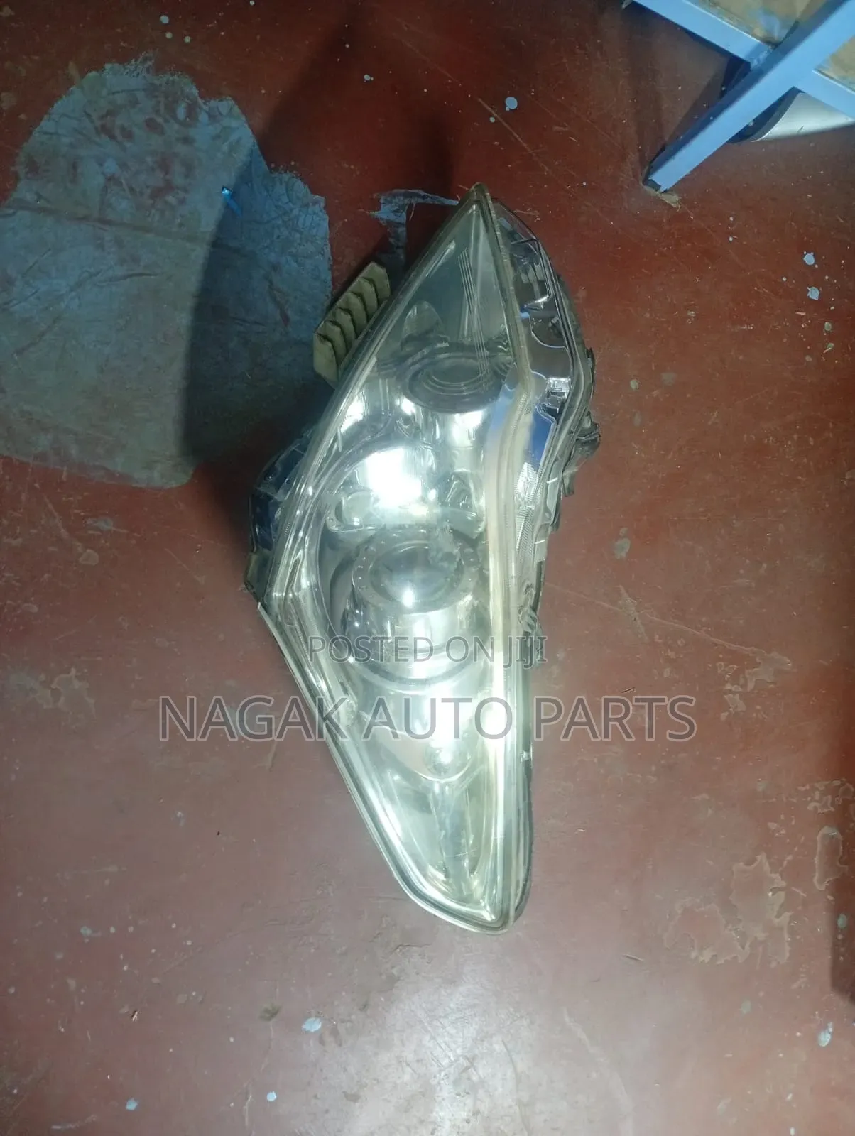 Nissan Skyline 2010 Headlight