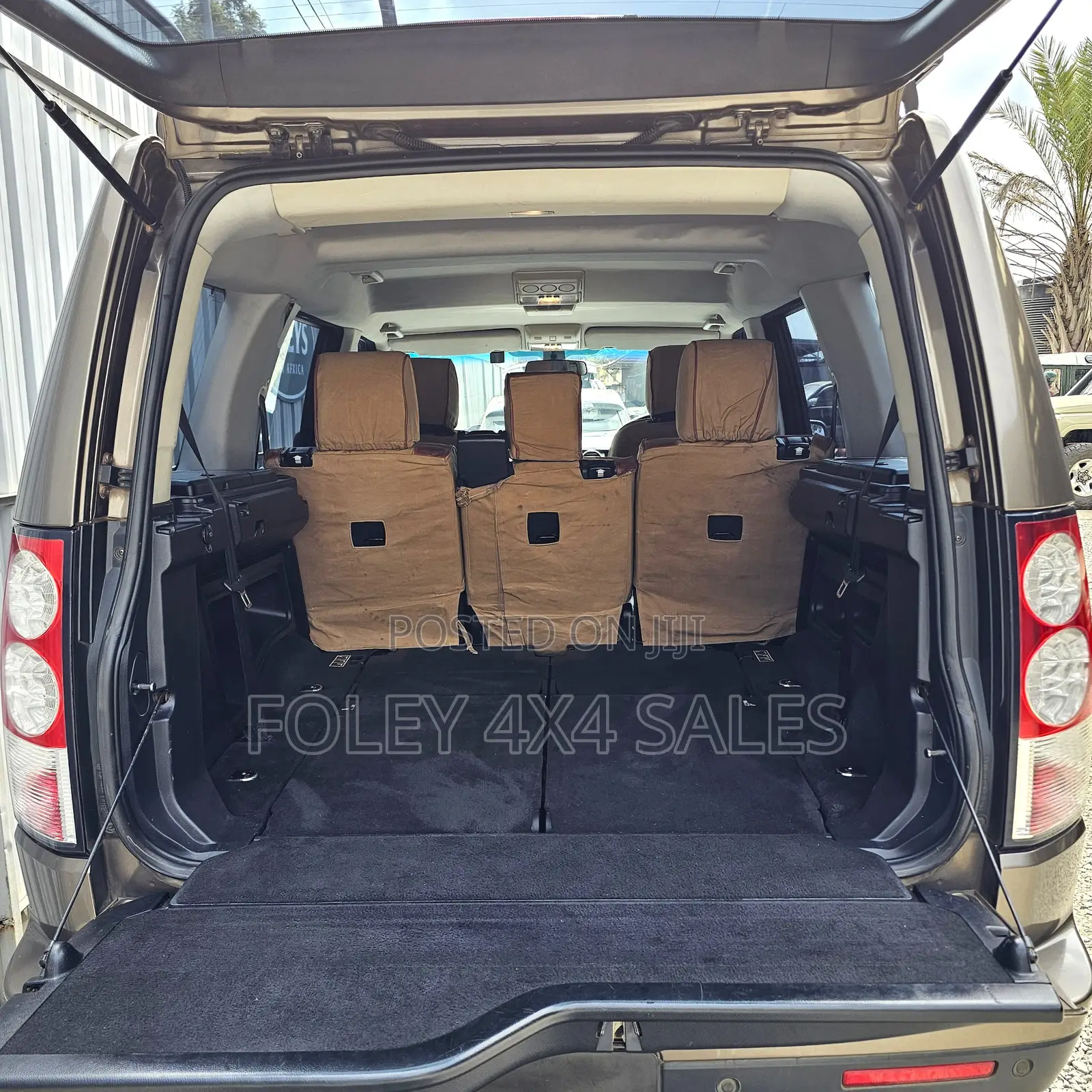 Land Rover Discovery 2012 Brown