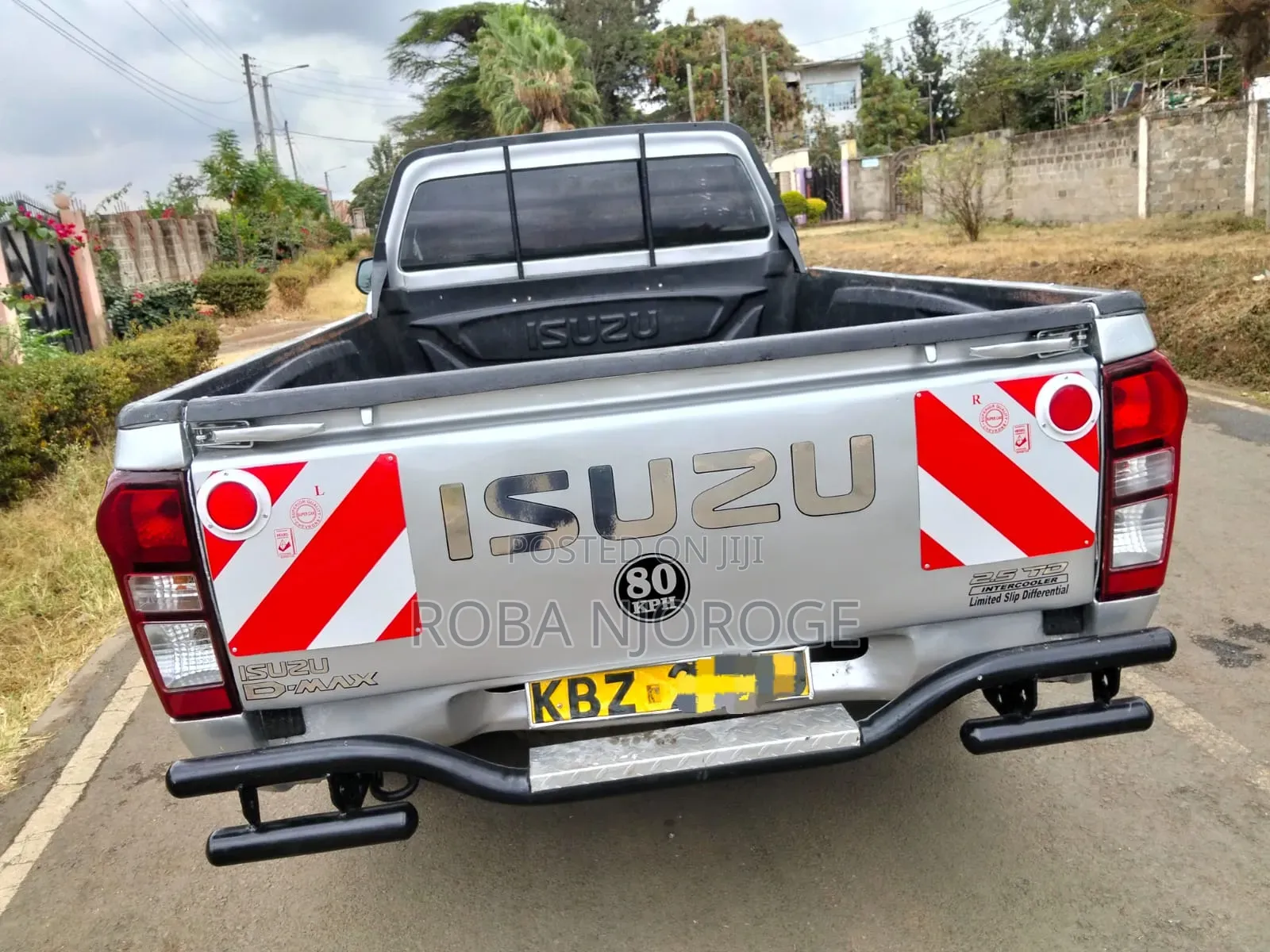 Isuzu D-MAX 2013 Silver