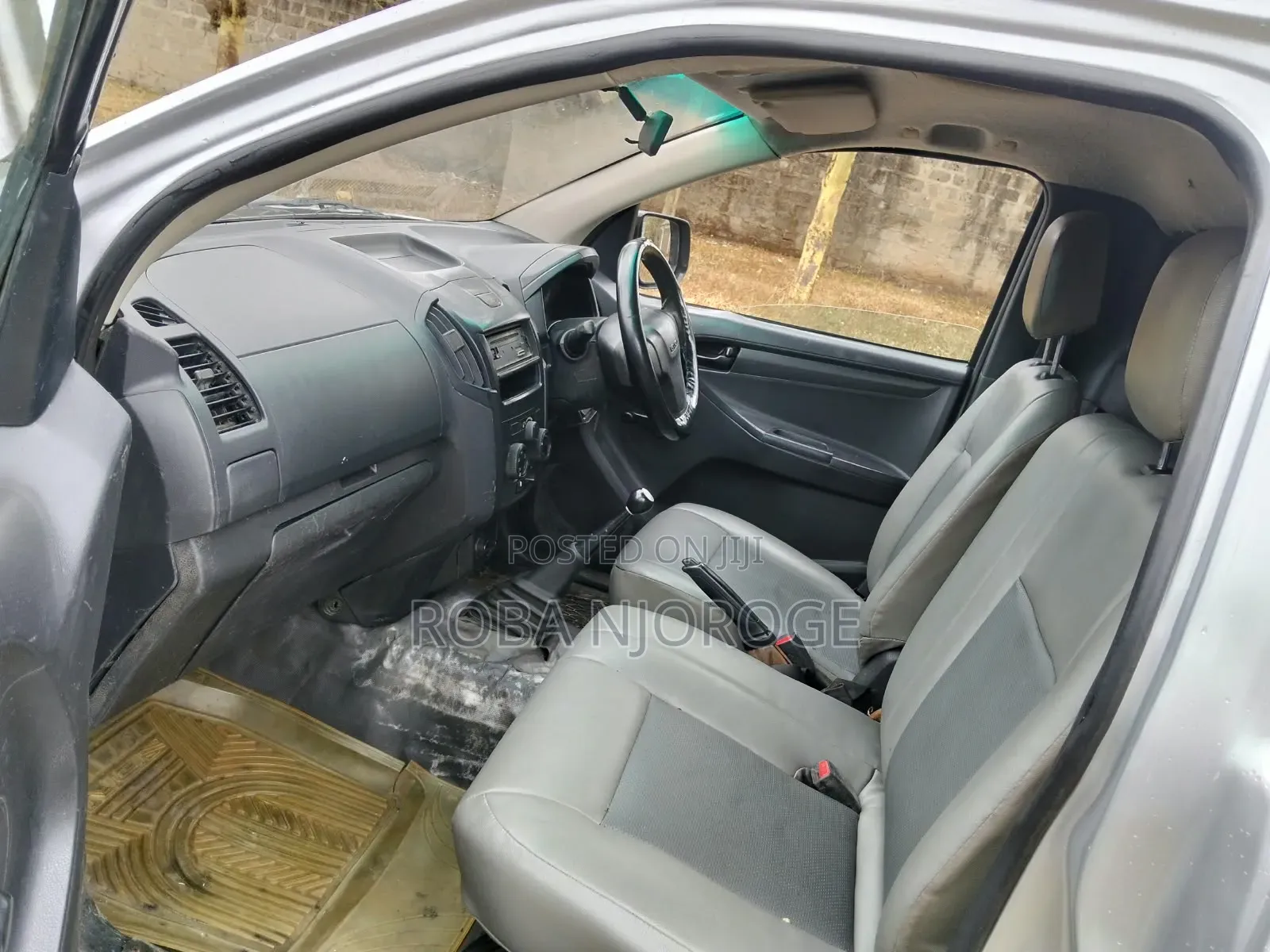 Isuzu D-MAX 2013 Silver