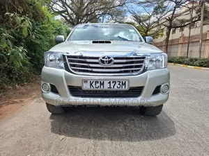 Toyota Hilux 2010 Silver