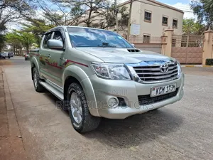 Toyota Hilux 2010 Silver