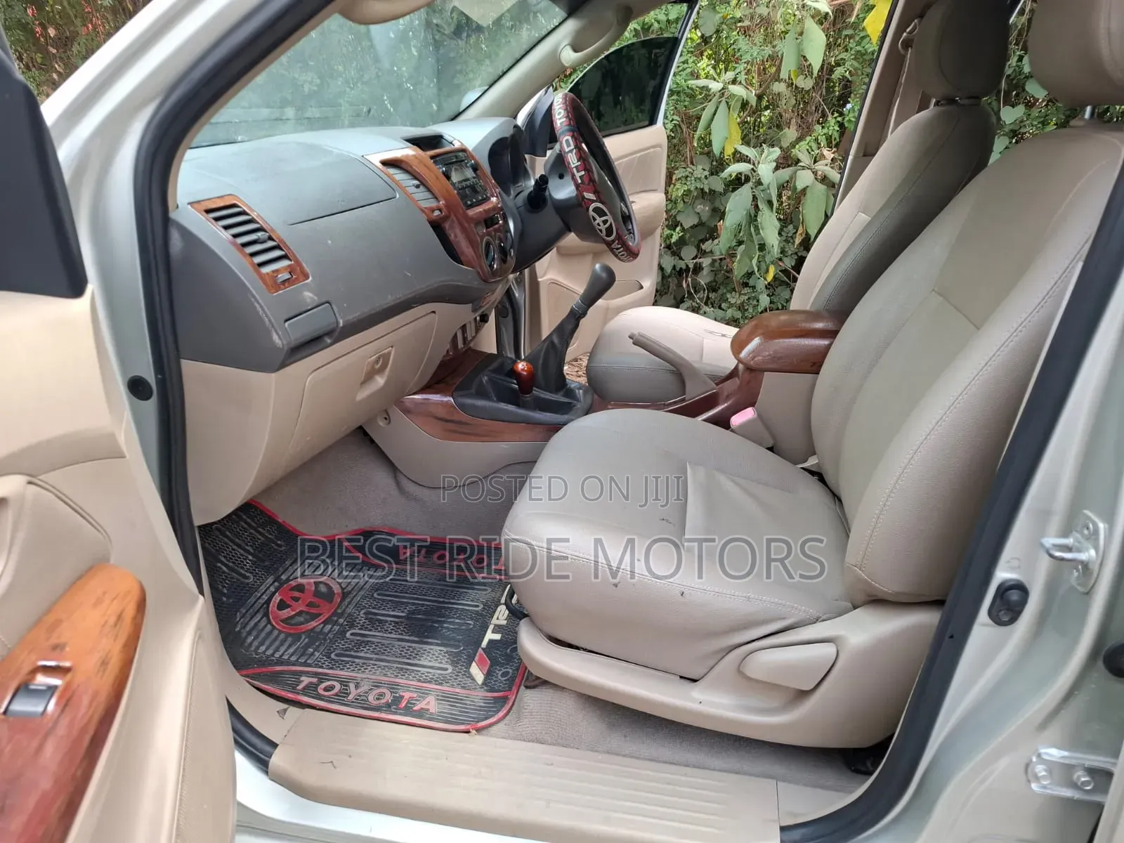 Toyota Hilux 2010 Silver