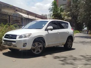 Toyota RAV4 SV Premium 2014 White