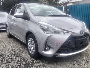 Toyota Vitz 2019 Silver