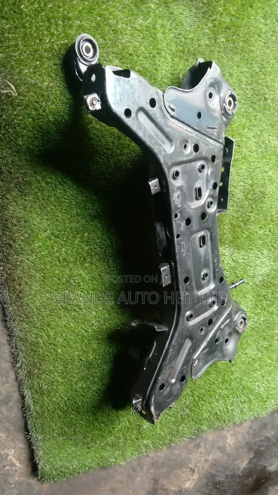 Hyundai Santa Fe Cross Member/Engine Crandle