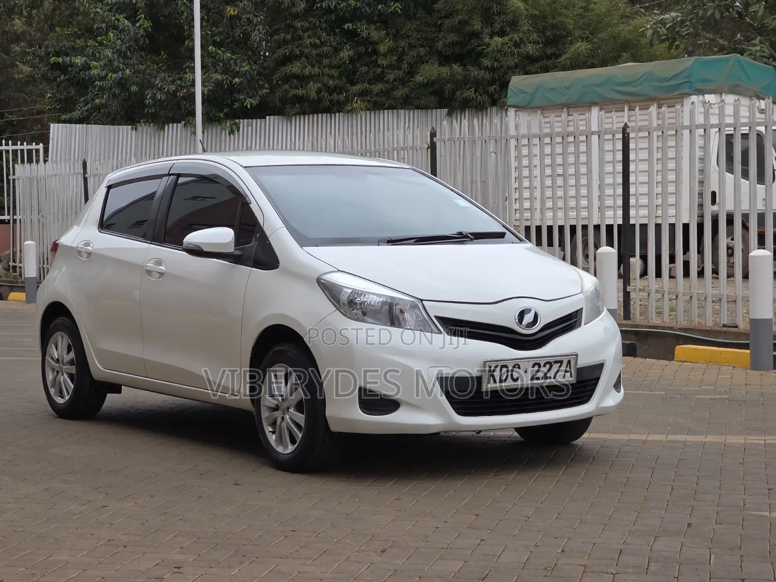 Toyota Vitz 2013 White