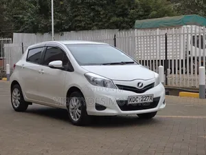 Toyota Vitz 2013 White
