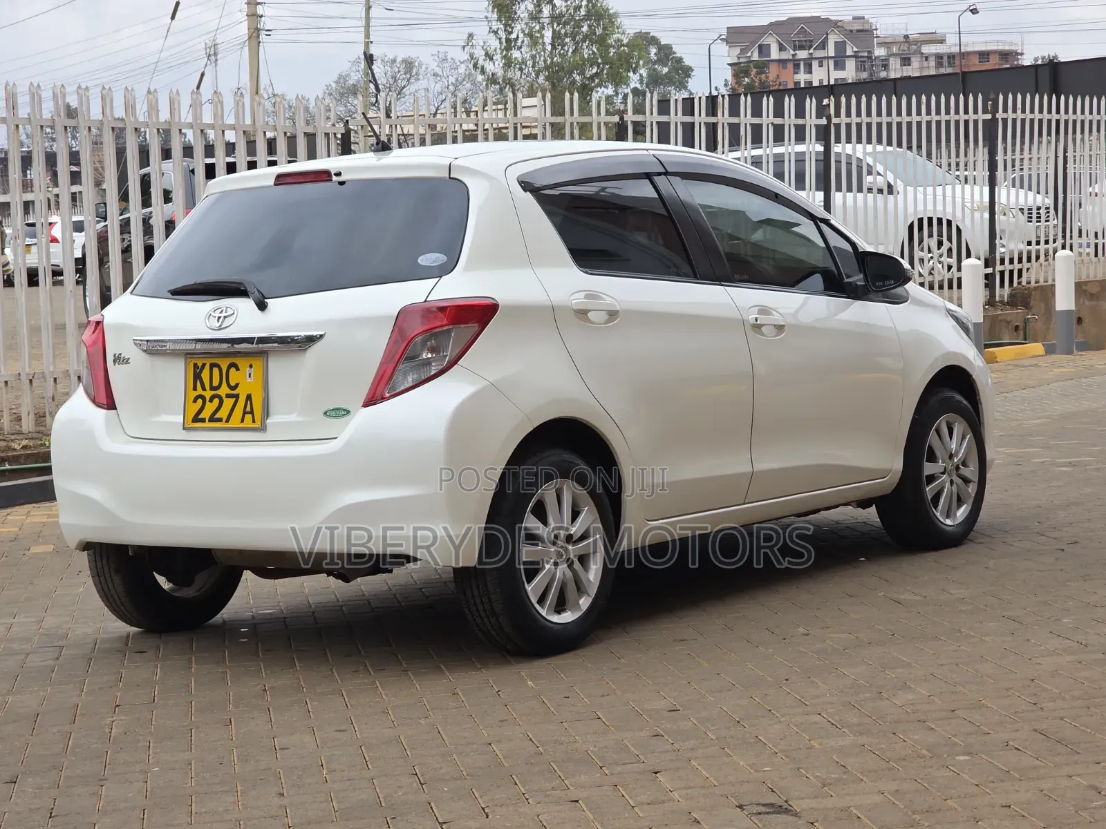 Toyota Vitz 2013 White