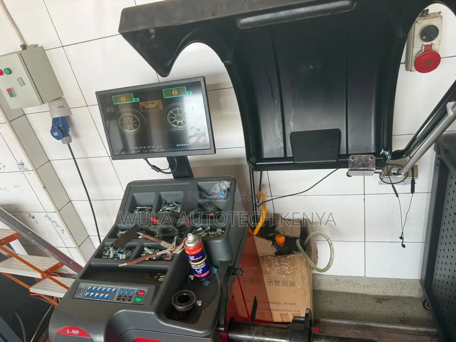 Wheel Care and Balancing Machine S909 Sunshine Italy and Accessories