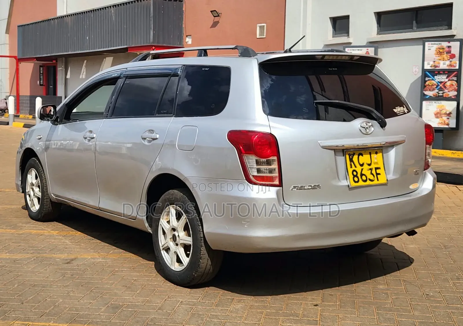 Toyota Corolla Fielder 2009 Silver