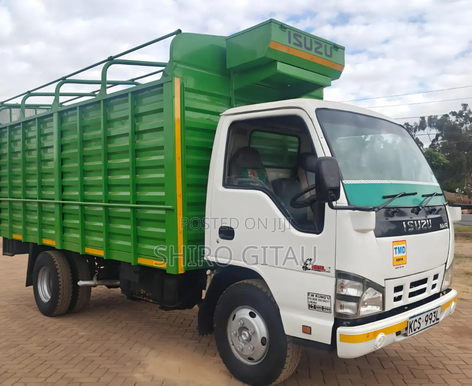 Isuzu NKR Local