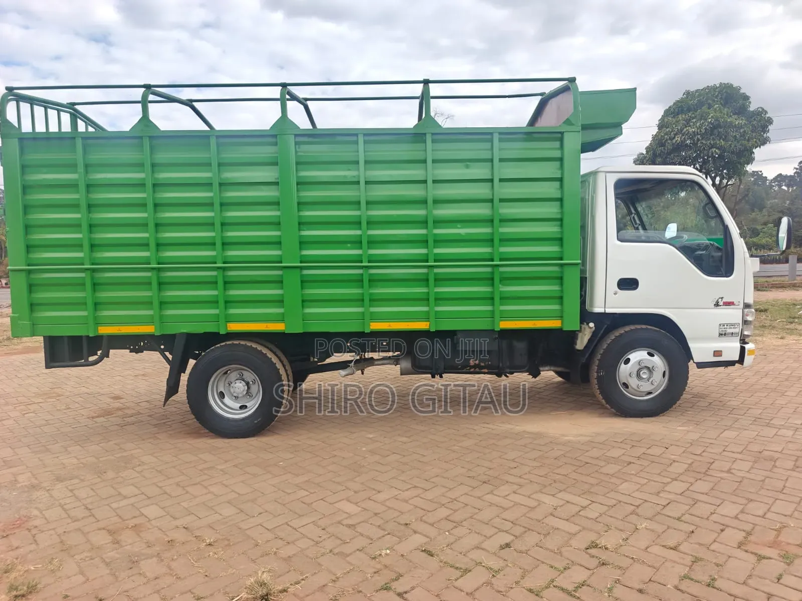 Isuzu NKR Local