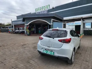 Mazda 2 2019 Pearl