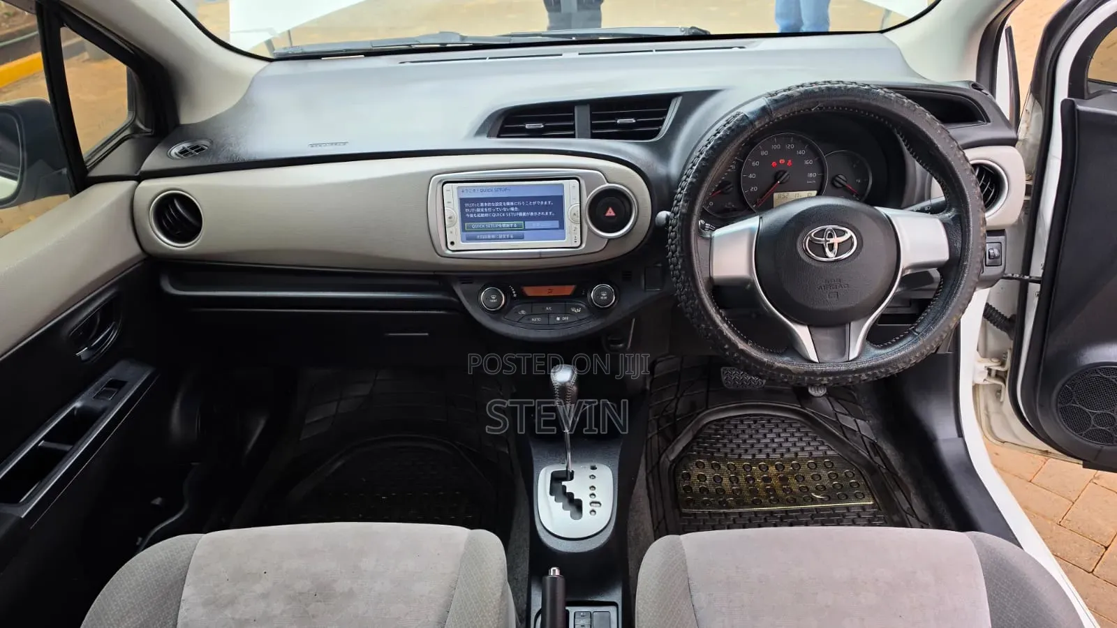 Toyota Vitz 2013 White