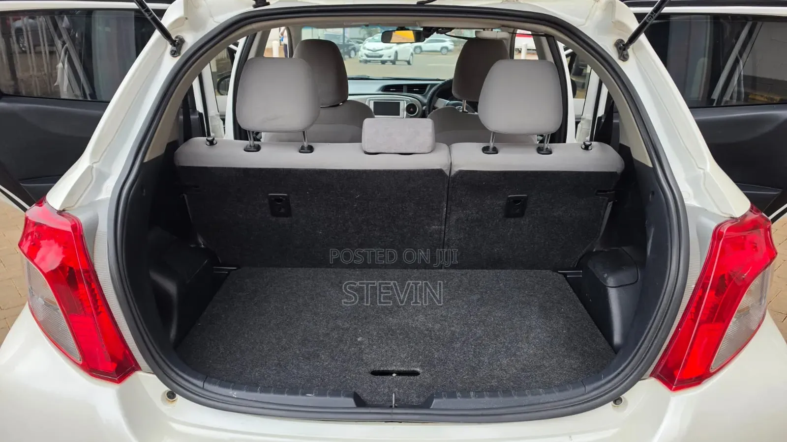 Toyota Vitz 2013 White
