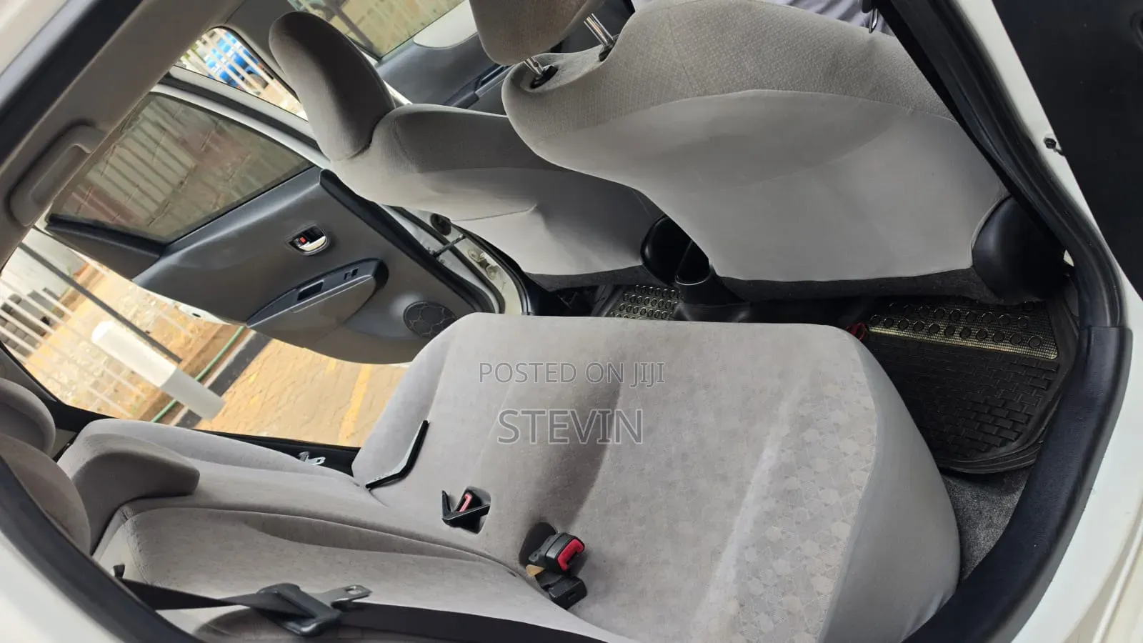 Toyota Vitz 2013 White