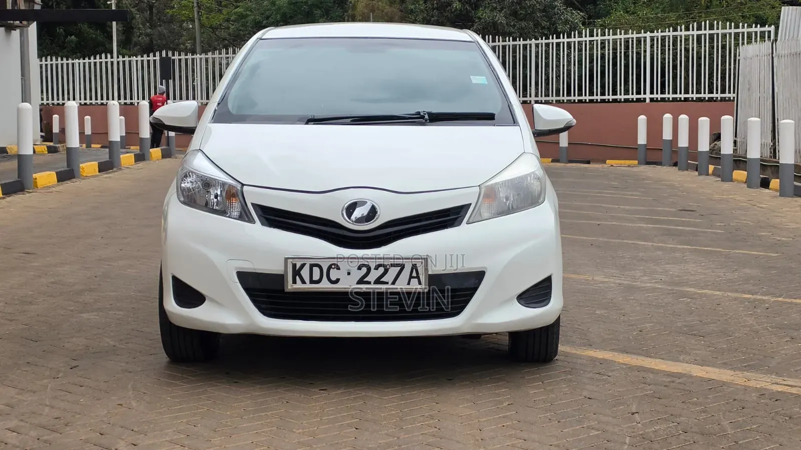 Toyota Vitz 2013 White