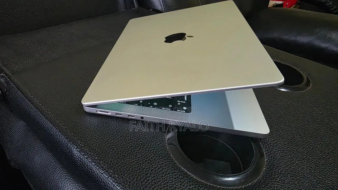 Laptop Apple MacBook Pro 2024 M4 Pro 24GB Apple M4 Pro SSD 1T