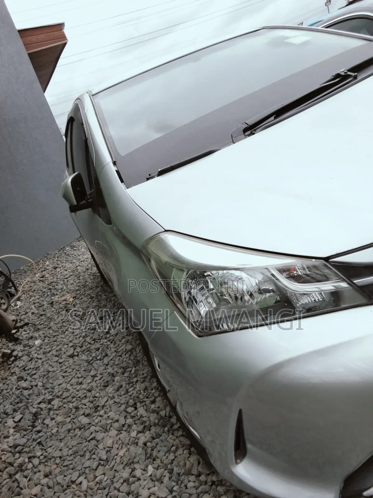 Toyota Vitz 2015 Silver