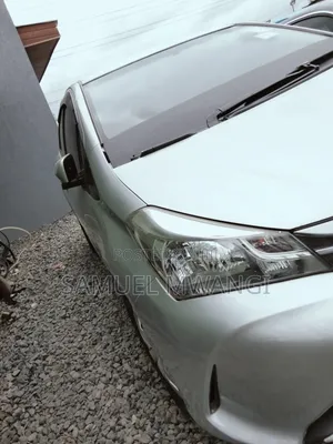 Toyota Vitz 2015 Silver