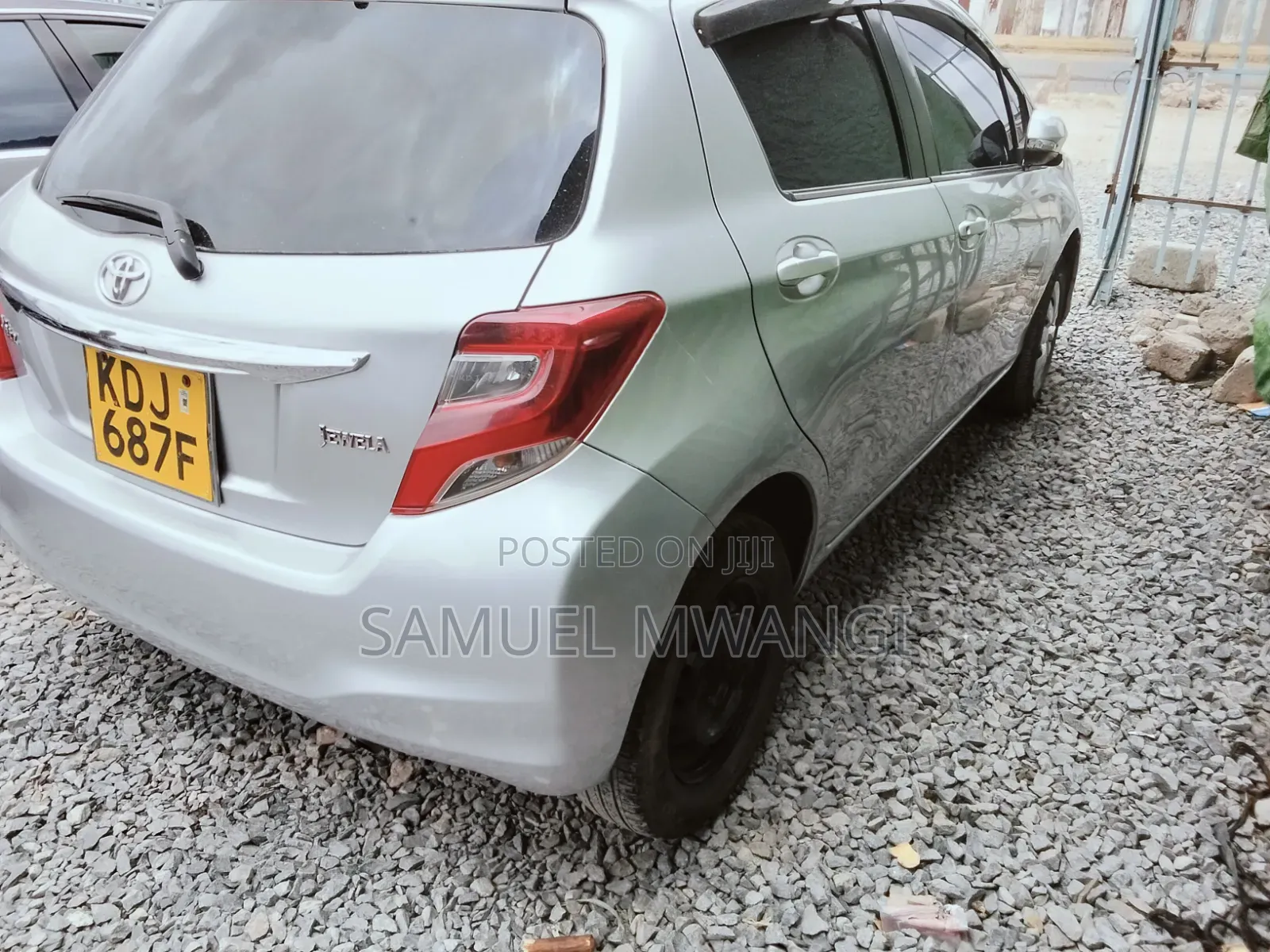 Toyota Vitz 2015 Silver