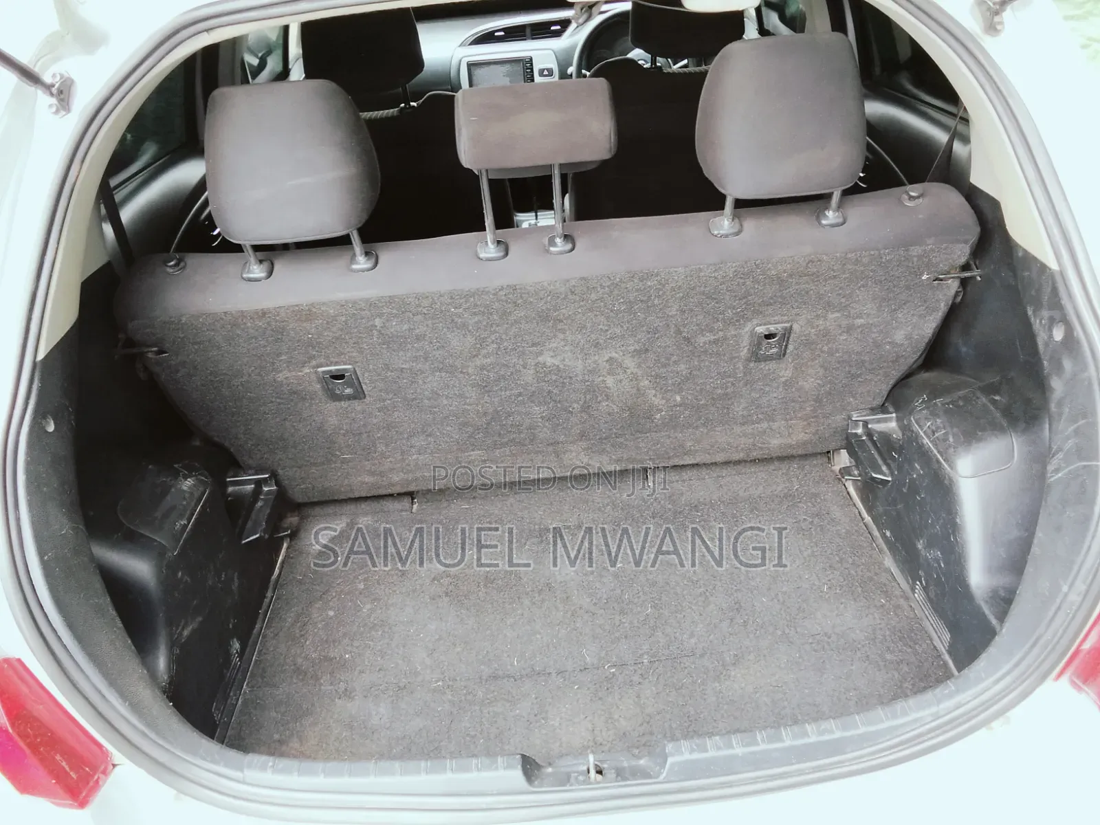 Toyota Vitz 2015 Silver